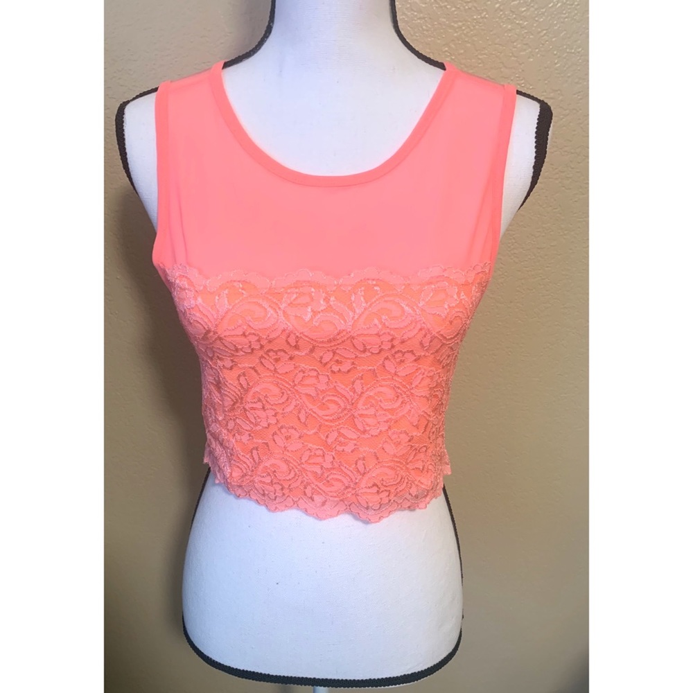 Forever 21 NWOT hot pink lace crop top size small